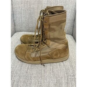 Danner Men's 8" Tachyon Light Weight Tactical Boots  Size 11.5